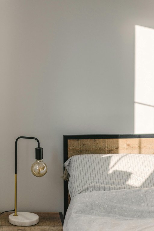 Small Bedroom Furniture Strategies